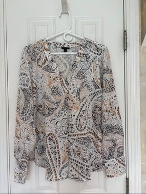 Ann Taylor Paisley Print Mixed Media Long-Sleeve V-Neck Blouse White, Gray & Tan